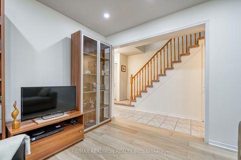 Photo 7 at 107 Highhill Drive, Sullivan, Toronto