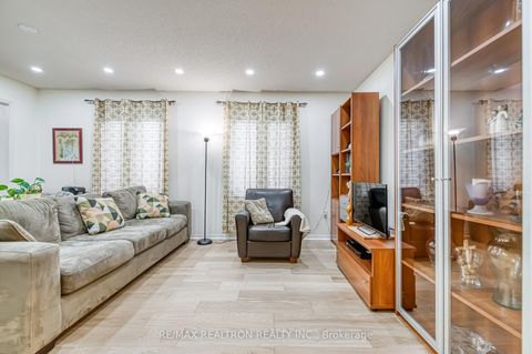 Photo 8 at 107 Highhill Drive, Sullivan, Toronto