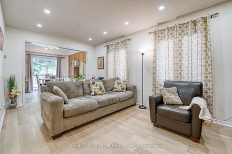 Photo 10 at 107 Highhill Drive, Sullivan, Toronto