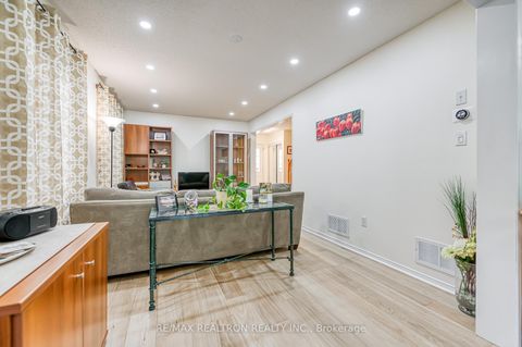 Photo 11 at 107 Highhill Drive, Sullivan, Toronto