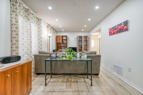 Photo 12 at 107 Highhill Drive, Sullivan, Toronto