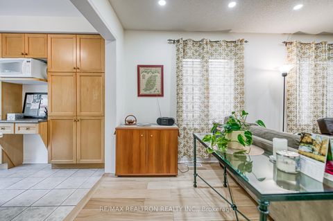 Photo 13 at 107 Highhill Drive, Sullivan, Toronto