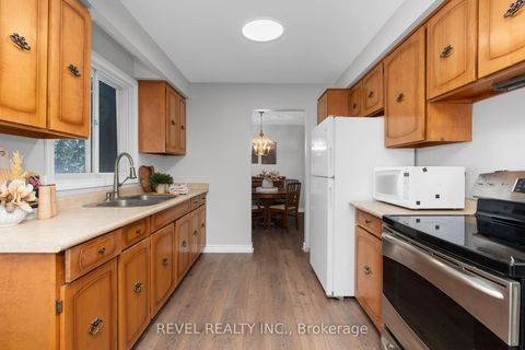 Photo 10 at 22 Belcourt Avenue, Grove East, Barrie Photo 10 at 22 Belcourt Avenue, Grove East, Barrie