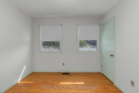 Photo 17 at 22 Belcourt Avenue, Grove East, Barrie Photo 17 at 22 Belcourt Avenue, Grove East, Barrie