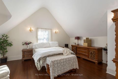 Photo 4 at 60 Indian Grove, Swansea, Toronto