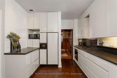 Photo 11 at 60 Indian Grove, Swansea, Toronto