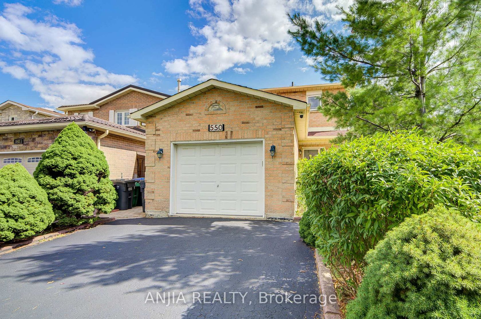 550 Bluesky Crescent, Hurontario, Mississauga 