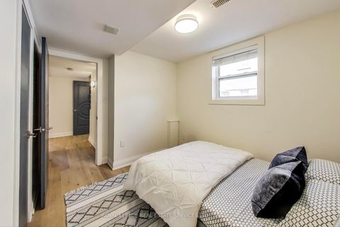 Photo 29 at 80 Edinborough Court, Smythe, Toronto