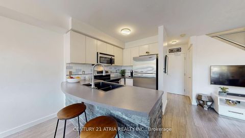 Photo 5 at 215 - 800 King Street W, Niagara, Toronto