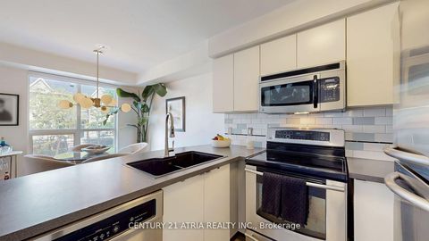 Photo 7 at 215 - 800 King Street W, Niagara, Toronto