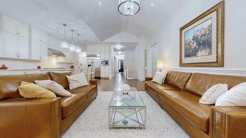 Photo 9 at 392 Woodgate Pines Drive, Kleinburg, Vaughan