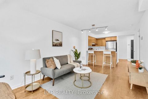 Photo 2 at 812 - 230 King Street E, Moss Park, Toronto