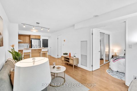 Photo 3 at 812 - 230 King Street E, Moss Park, Toronto