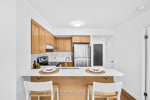 Photo 4 at 812 - 230 King Street E, Moss Park, Toronto