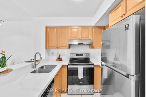 Photo 5 at 812 - 230 King Street E, Moss Park, Toronto