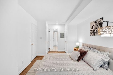 Photo 8 at 812 - 230 King Street E, Moss Park, Toronto
