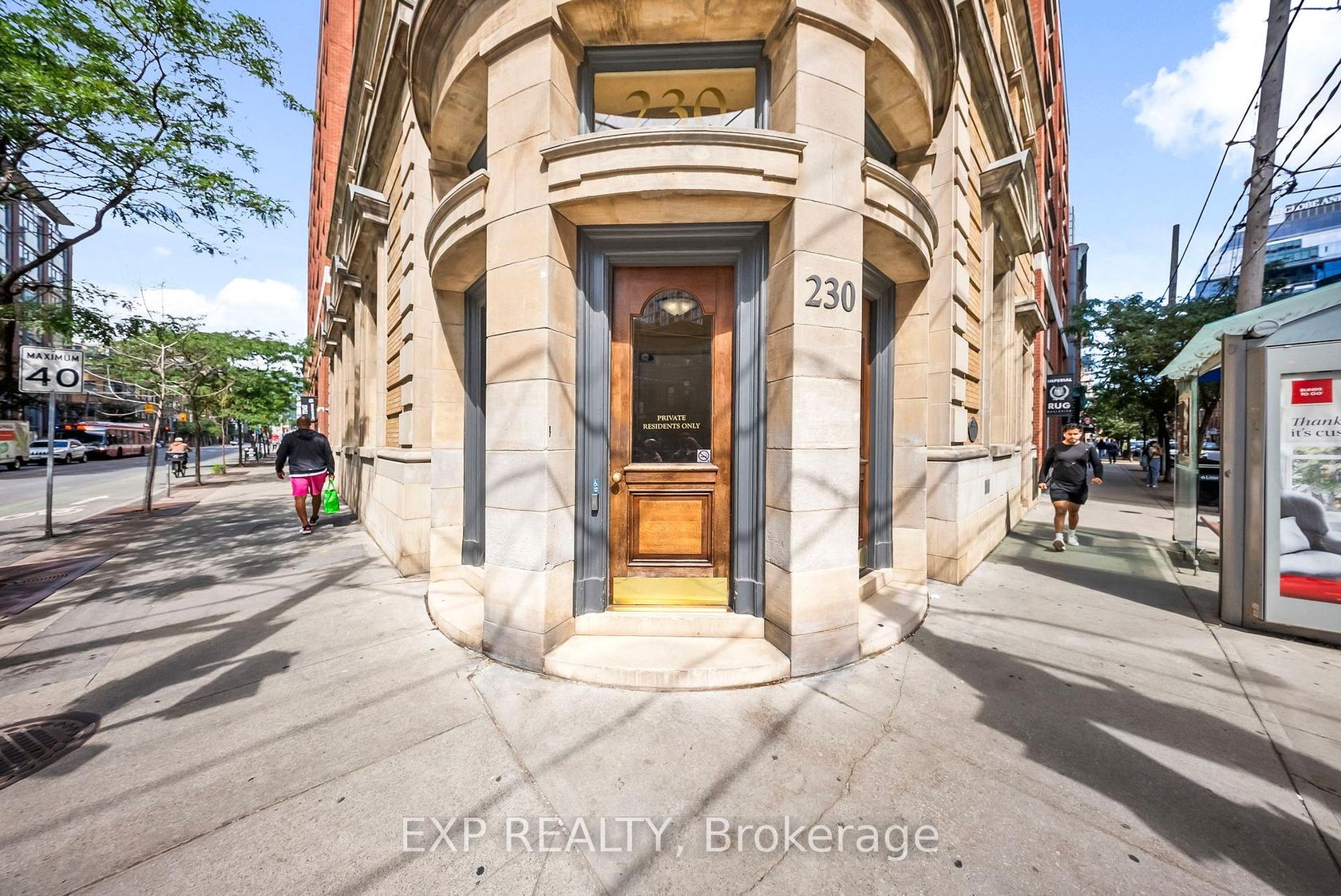 812 - 230 King Street E, Moss Park, Toronto by Loree Meneguzzi Real Estate 812 - 230 King Street E, Moss Park, Toronto
