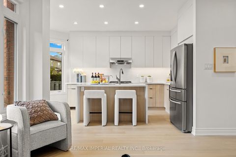 Photo 17 at 59 Amparo Drive, Vellore Village, Vaughan