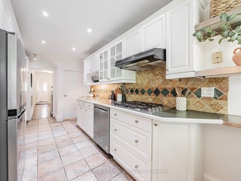Photo 10 at 191 Glen Cedar Road, Cedarvale, Toronto
