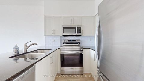 Photo 9 at 903 - 15 Windermere Avenue, Swansea, Toronto