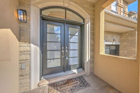 Photo 3 at 16 Randolph Drive, Patterson, Vaughan