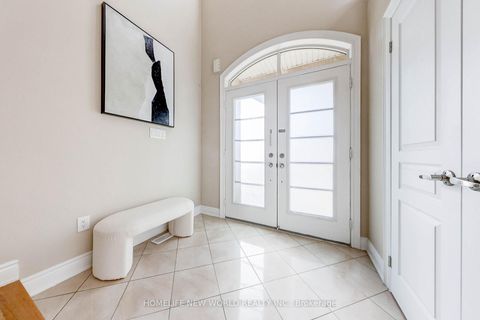 Photo 4 at 16 Randolph Drive, Patterson, Vaughan