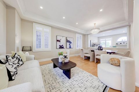Photo 10 at 16 Randolph Drive, Patterson, Vaughan