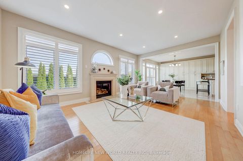 Photo 14 at 16 Randolph Drive, Patterson, Vaughan