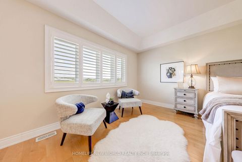 Photo 25 at 16 Randolph Drive, Patterson, Vaughan