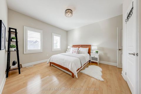 Photo 34 at 16 Randolph Drive, Patterson, Vaughan