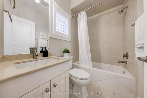 Photo 36 at 16 Randolph Drive, Patterson, Vaughan
