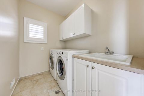 Photo 37 at 16 Randolph Drive, Patterson, Vaughan