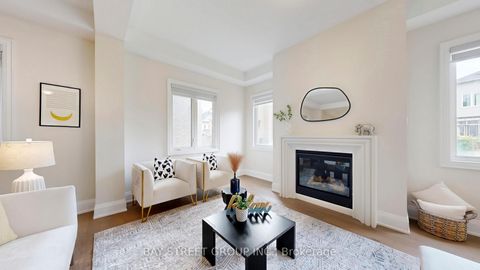 Photo 3 at 165 Hillsview Drive, Observatory, Richmond Hill