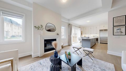 Photo 4 at 165 Hillsview Drive, Observatory, Richmond Hill