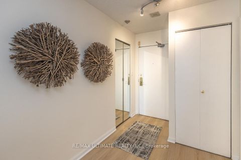 Photo 3 at 1010 - 25 Grenville Street, Bay Street Corridor, Toronto