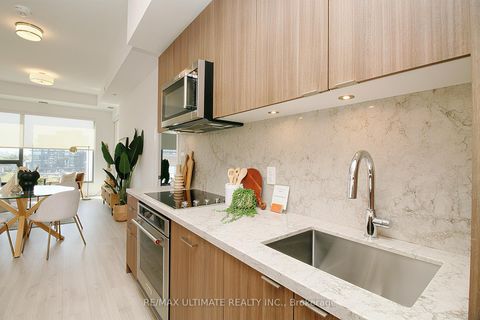 Photo 6 at 617 - 280 Howland Avenue, Annex, Toronto