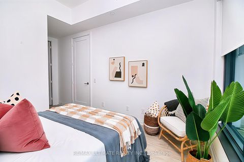 Photo 17 at 617 - 280 Howland Avenue, Annex, Toronto
