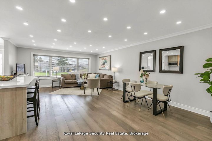 Photo 7 at 245 Avondale Boulevard, Avondale, Brampton