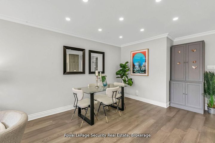 Photo 8 at 245 Avondale Boulevard, Avondale, Brampton