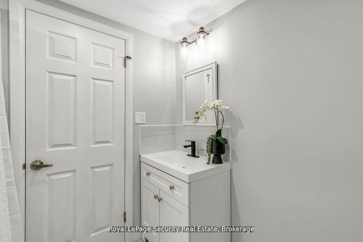 Photo 29 at 245 Avondale Boulevard, Avondale, Brampton