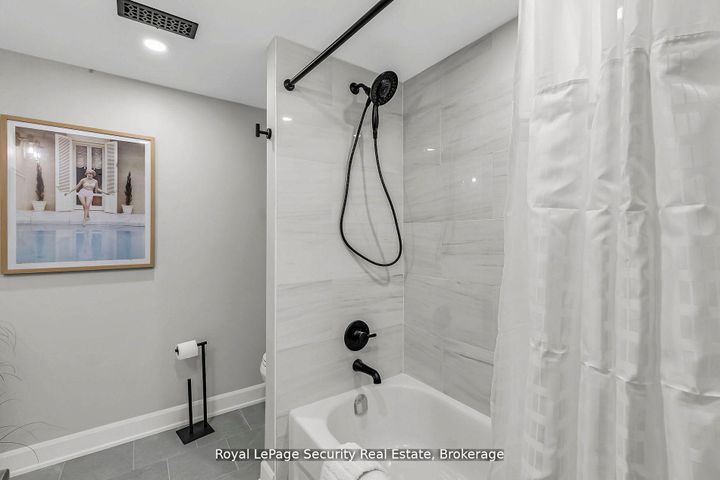 Photo 30 at 245 Avondale Boulevard, Avondale, Brampton