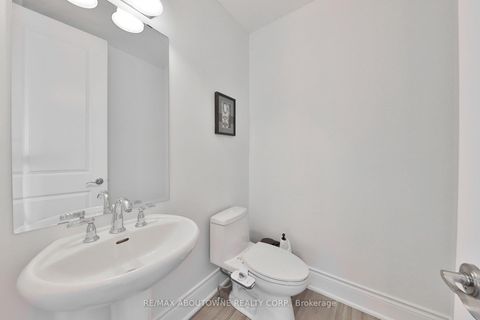 Photo 21 at 2163 Vineland Crescent, RO River Oaks, Oakville