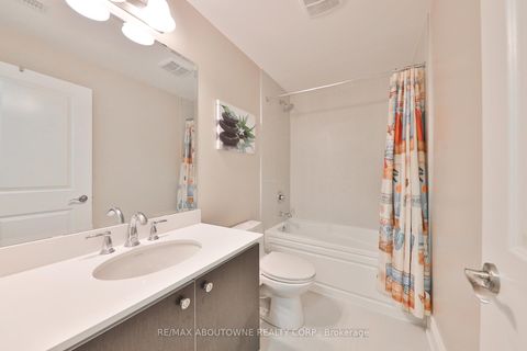 Photo 46 at 2163 Vineland Crescent, RO River Oaks, Oakville