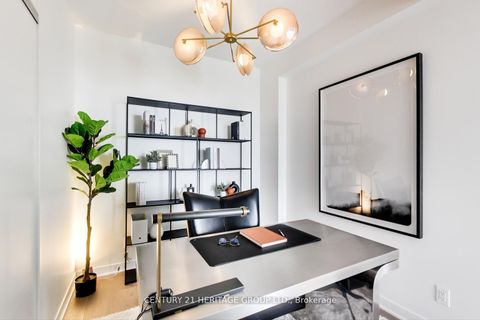 Photo 10 at 907 - 185 Alberta Avenue, Oakwood Village, Toronto