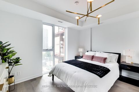 Photo 13 at 907 - 185 Alberta Avenue, Oakwood Village, Toronto