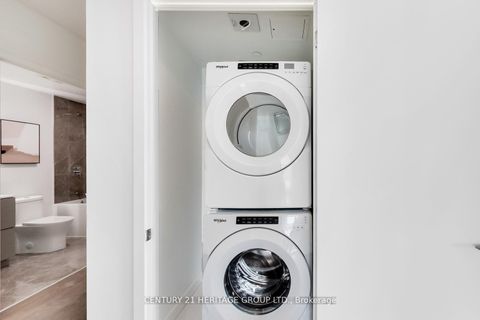 Photo 22 at 907 - 185 Alberta Avenue, Oakwood Village, Toronto
