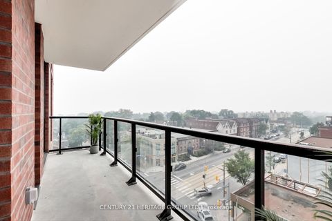Photo 24 at 907 - 185 Alberta Avenue, Oakwood Village, Toronto