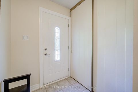 Photo 3 at 138 Osborne Crescent, CP College Park, Oakville