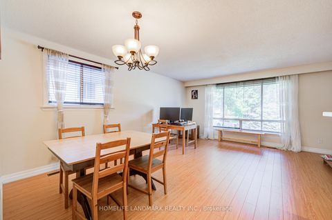 Photo 23 at 138 Osborne Crescent, CP College Park, Oakville