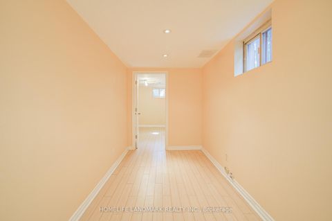 Photo 24 at 138 Osborne Crescent, CP College Park, Oakville